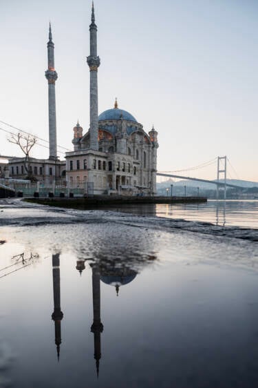 Nikon magazine - Figen Kokol in Istanbul with the DX 16-50mm